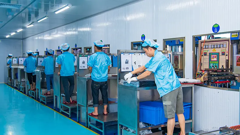 Was sind die Herstellungsprozesse für feste Silikonprodukte?